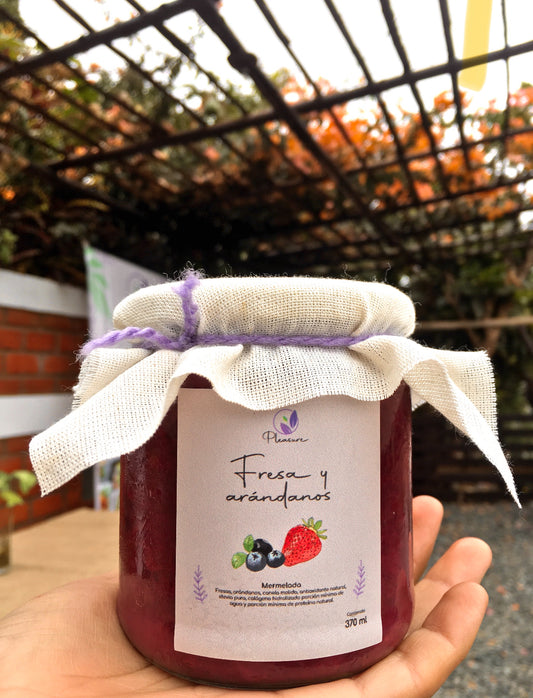 Mermelada de fresas y arándanos